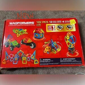 122-Piece Magnetic Building Set - Multicolor